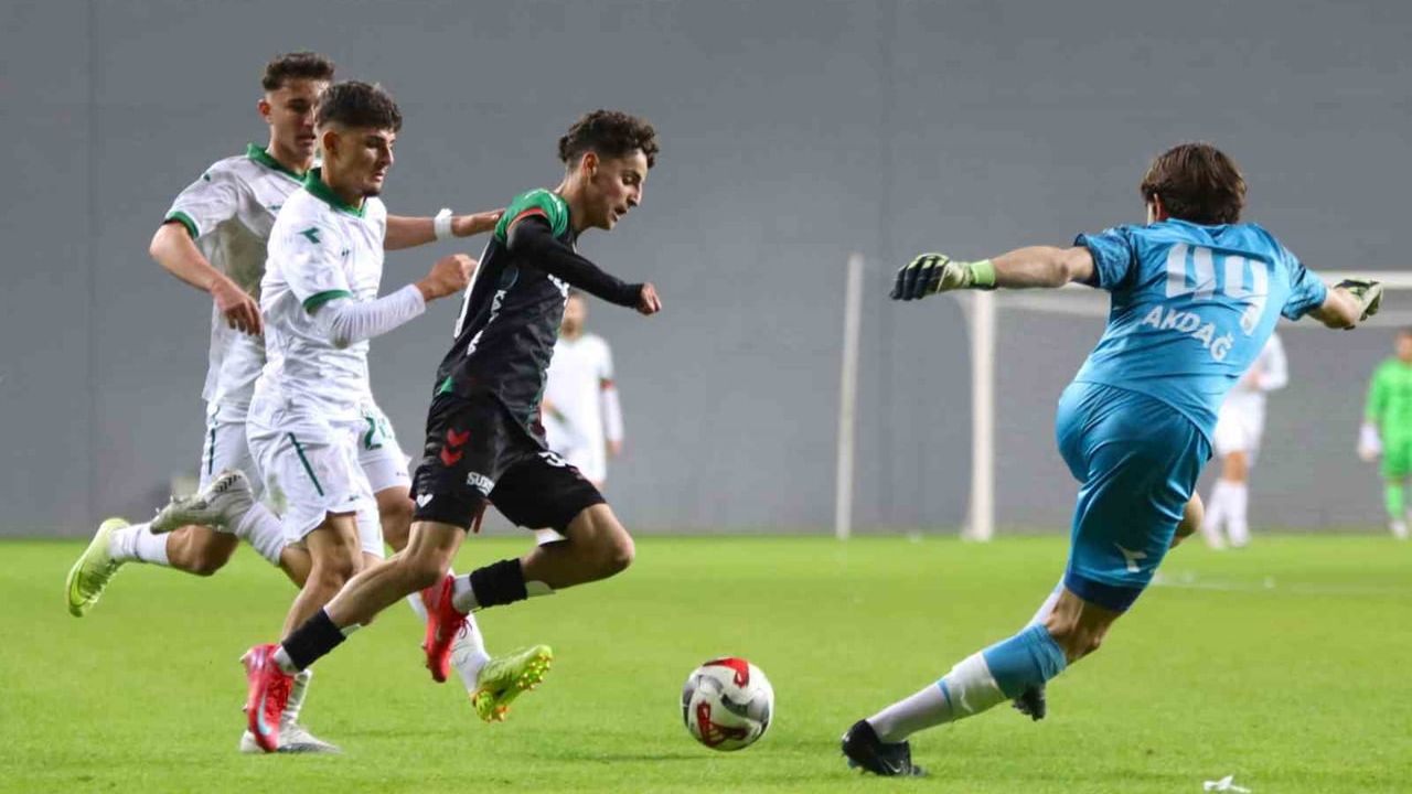 Adem Yeşilyurt Fenerbahçe'ye transfer oluyor gibi