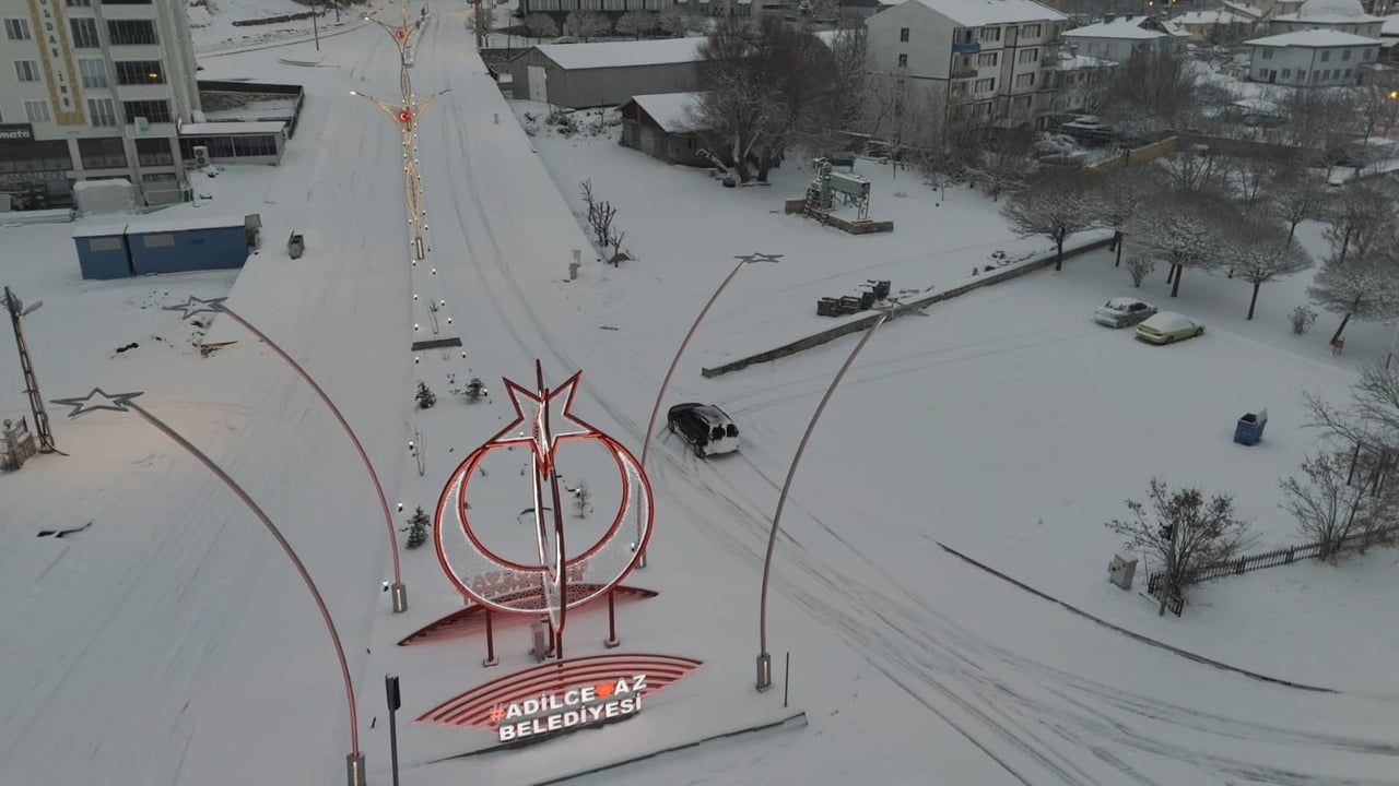 Adilcevaz'da kartpostallık kış manzarası