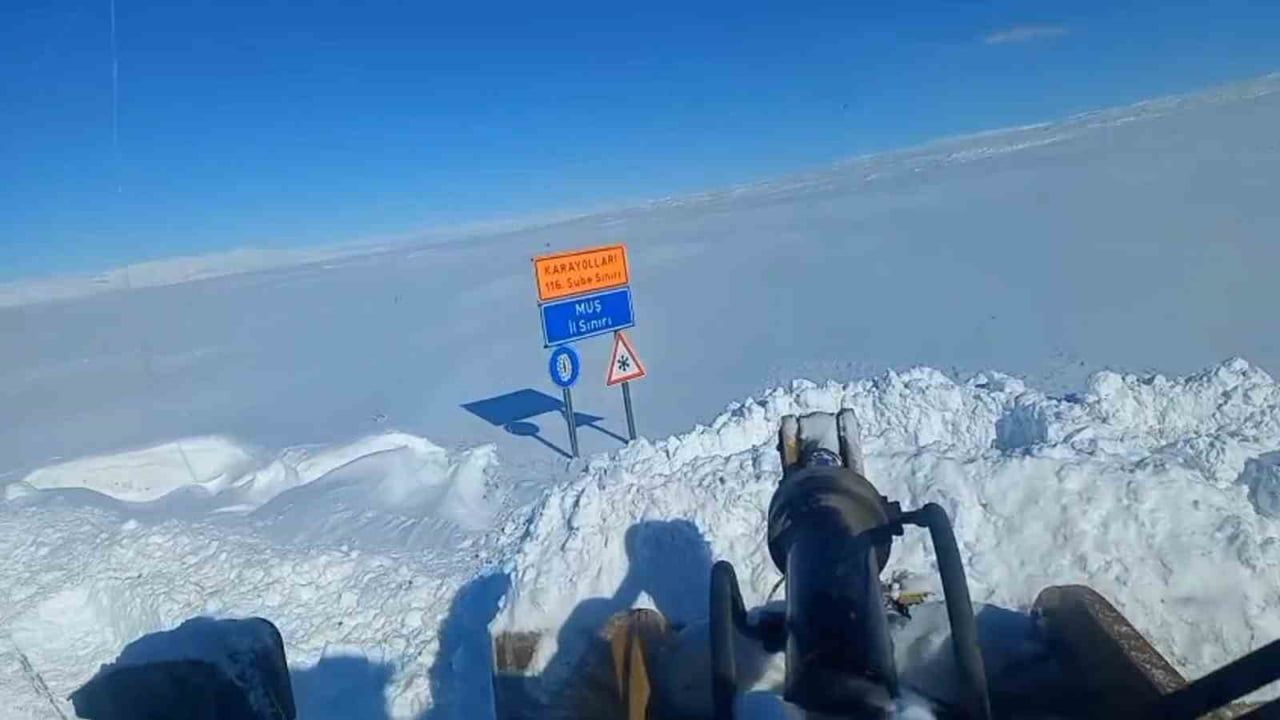 Adilcevaz–Malazgirt kara yolu üç gün sonra ulaşıma açıldı