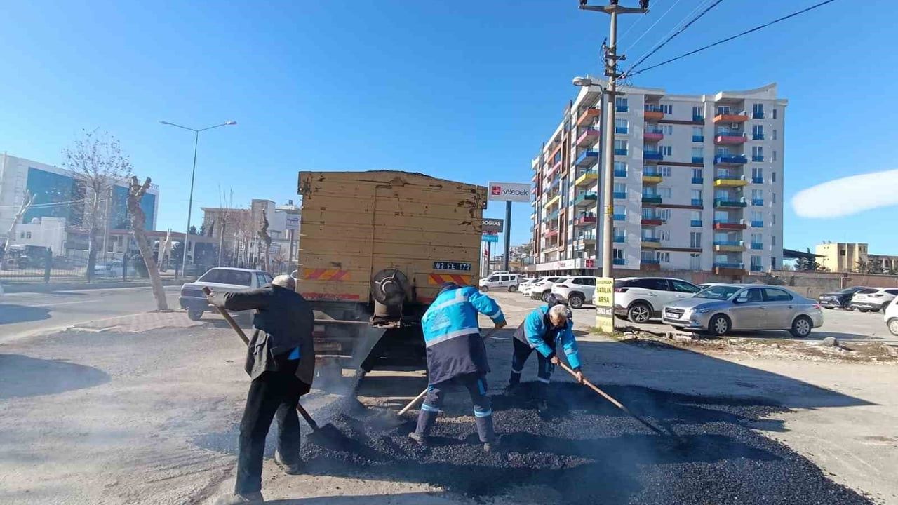 Adıyaman'da 7 mahallede eş zamanlı yol çalışması