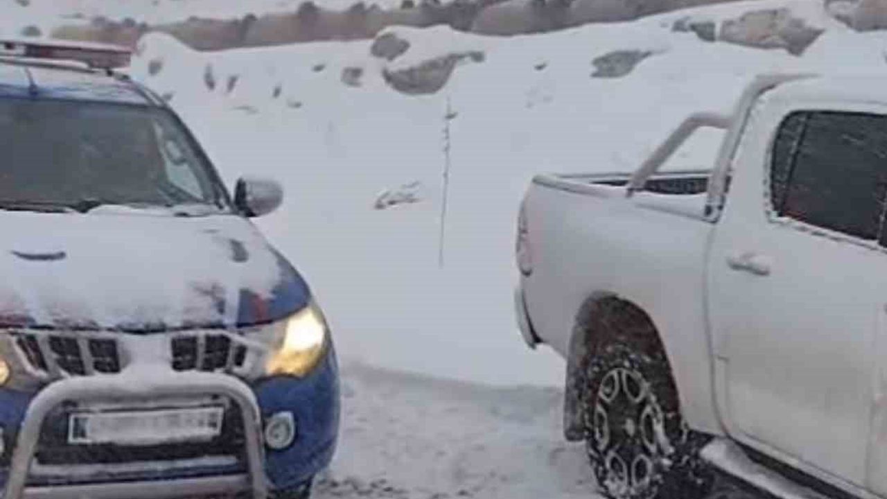 Adıyaman'da dağda mahsur kalan 2 çoban ve 800 küçükbaş kurtarıldı