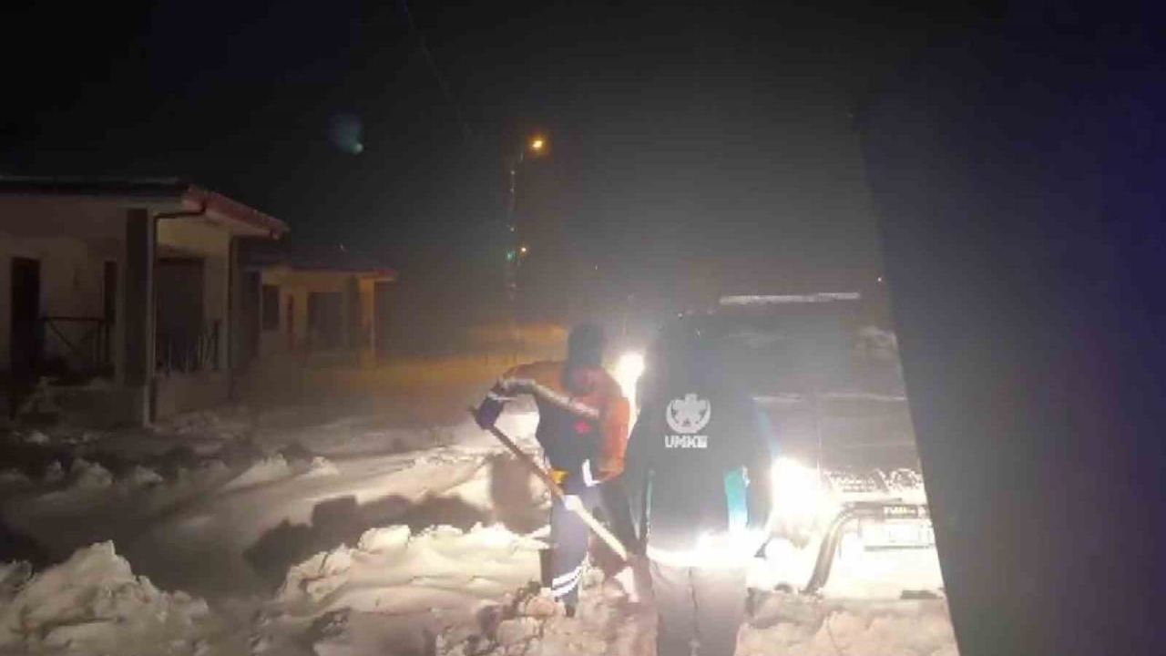 Adıyaman'da tipide mahsur kalan hasta UMKE ile kurtarıldı