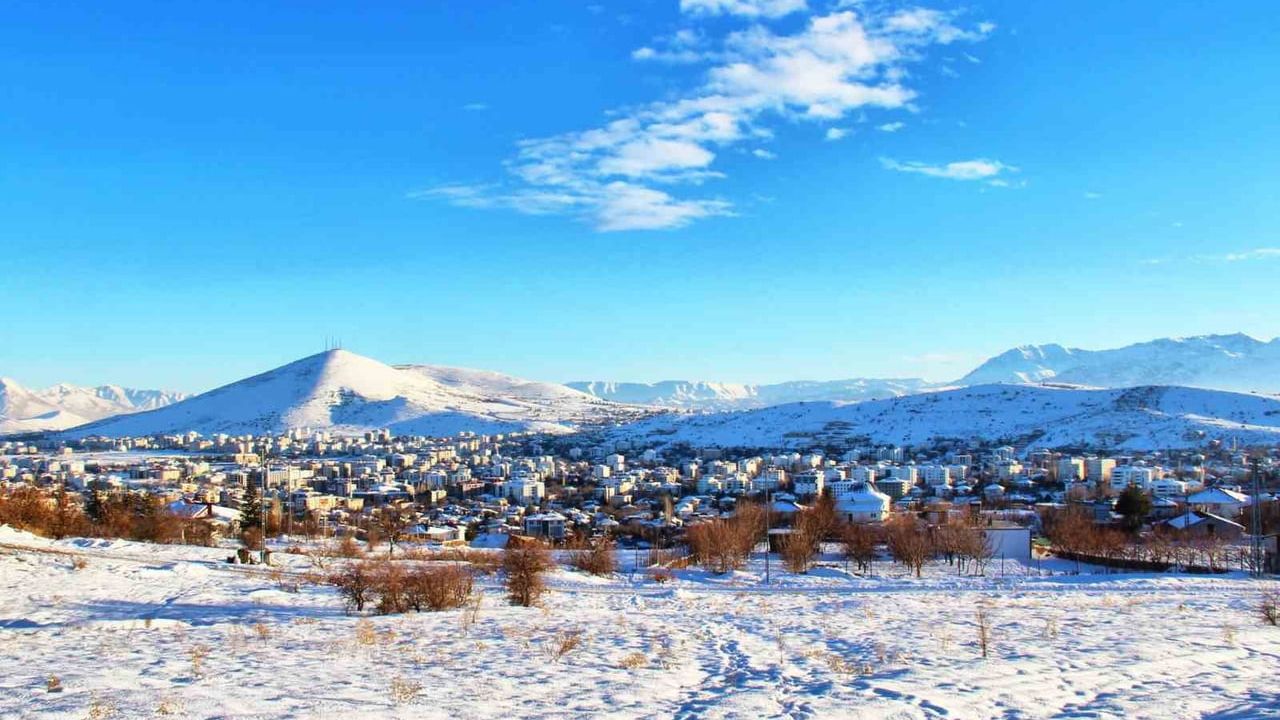 Afşin'de Karın Ardından Oluşan Büyüleyici Manzara