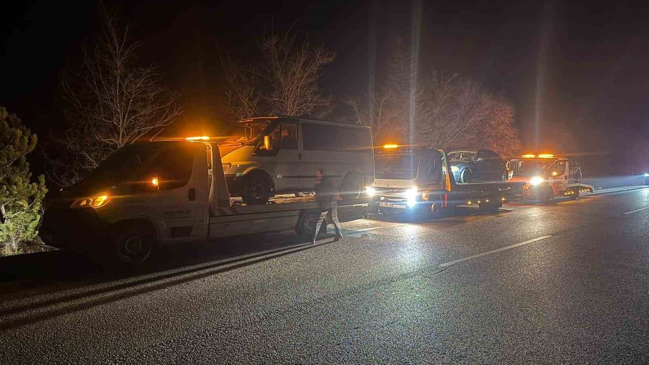 Afyonkarahisar'da araçtan indiği sırada arkadan çarpıldı: H.B. ağır yaralandı