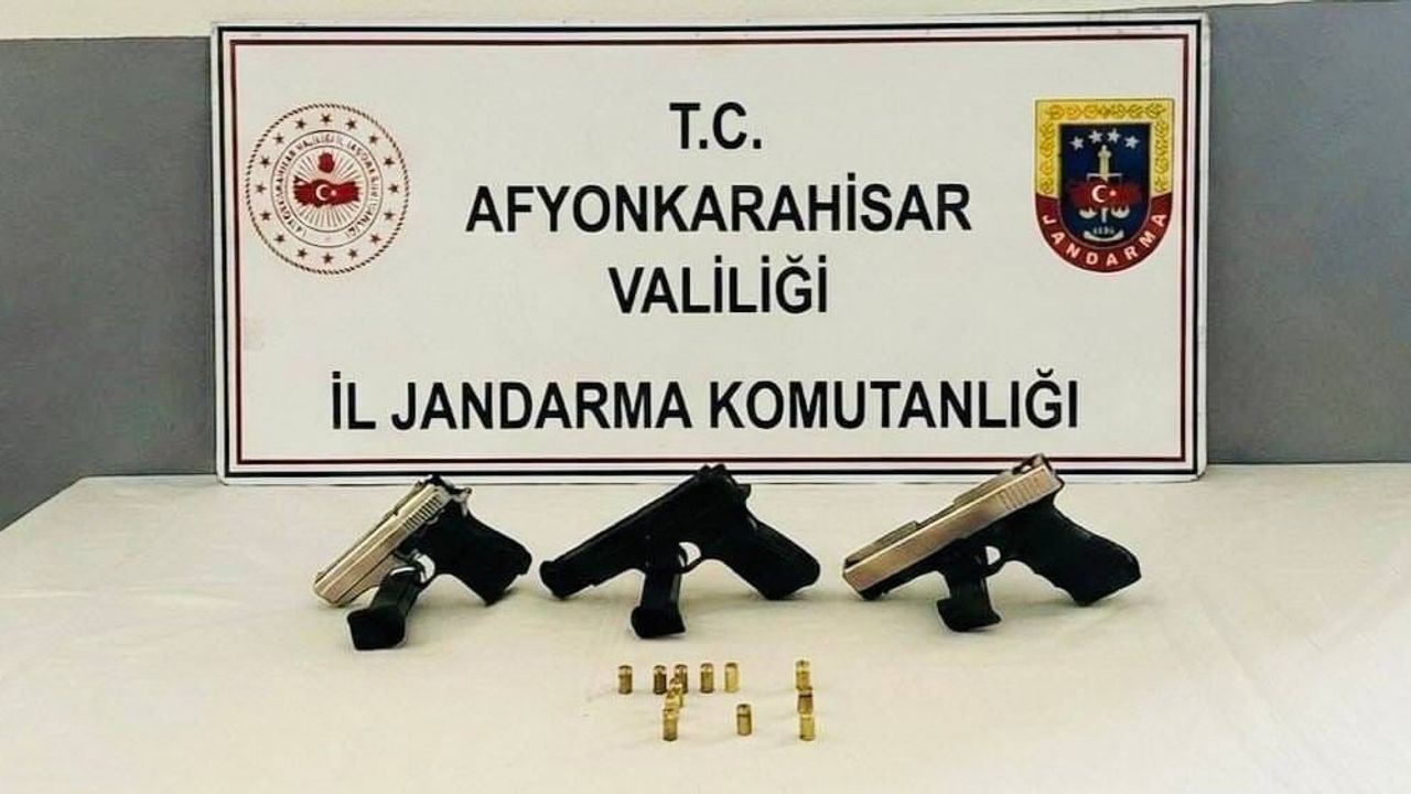 Afyonkarahisar'da düğünlerde havaya ateş açan 3 kişi gözaltına alındı
