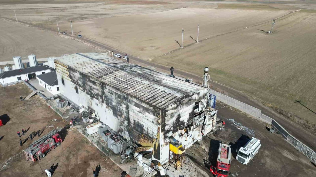 Afyonkarahisar'da elektrik üretim tesisindeki yangın kontrol altına alındı