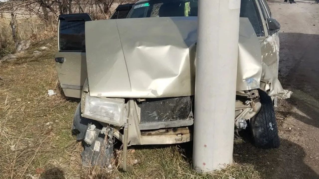 Afyonkarahisar'da feci kaza: Anne yaşamını yitirdi, 12 yaşındaki oğlu ağır yaralı