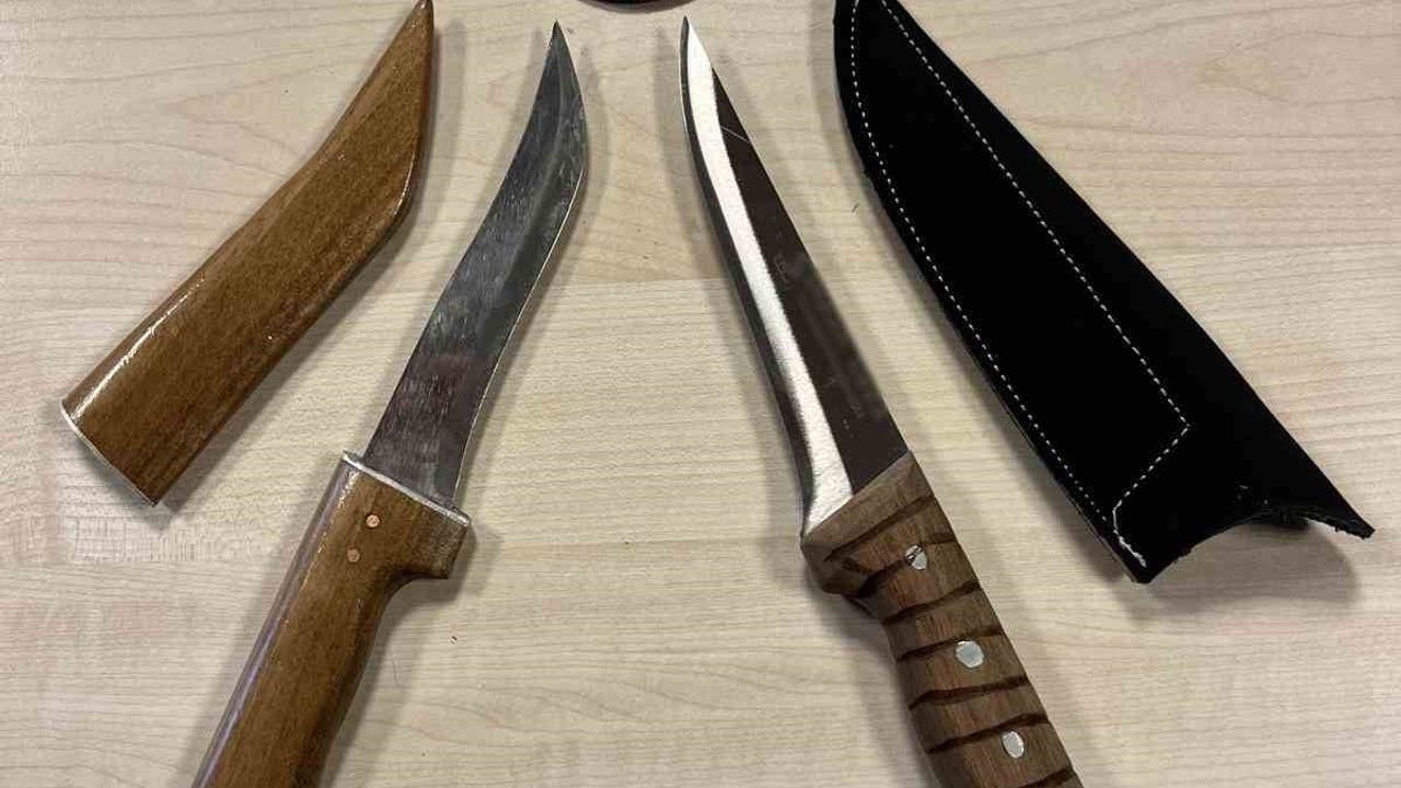 Afyonkarahisar'da haftalık polis denetiminde 27 aranan yakalandı, ofis koltuğu hırsızı tutuklama sürecinde