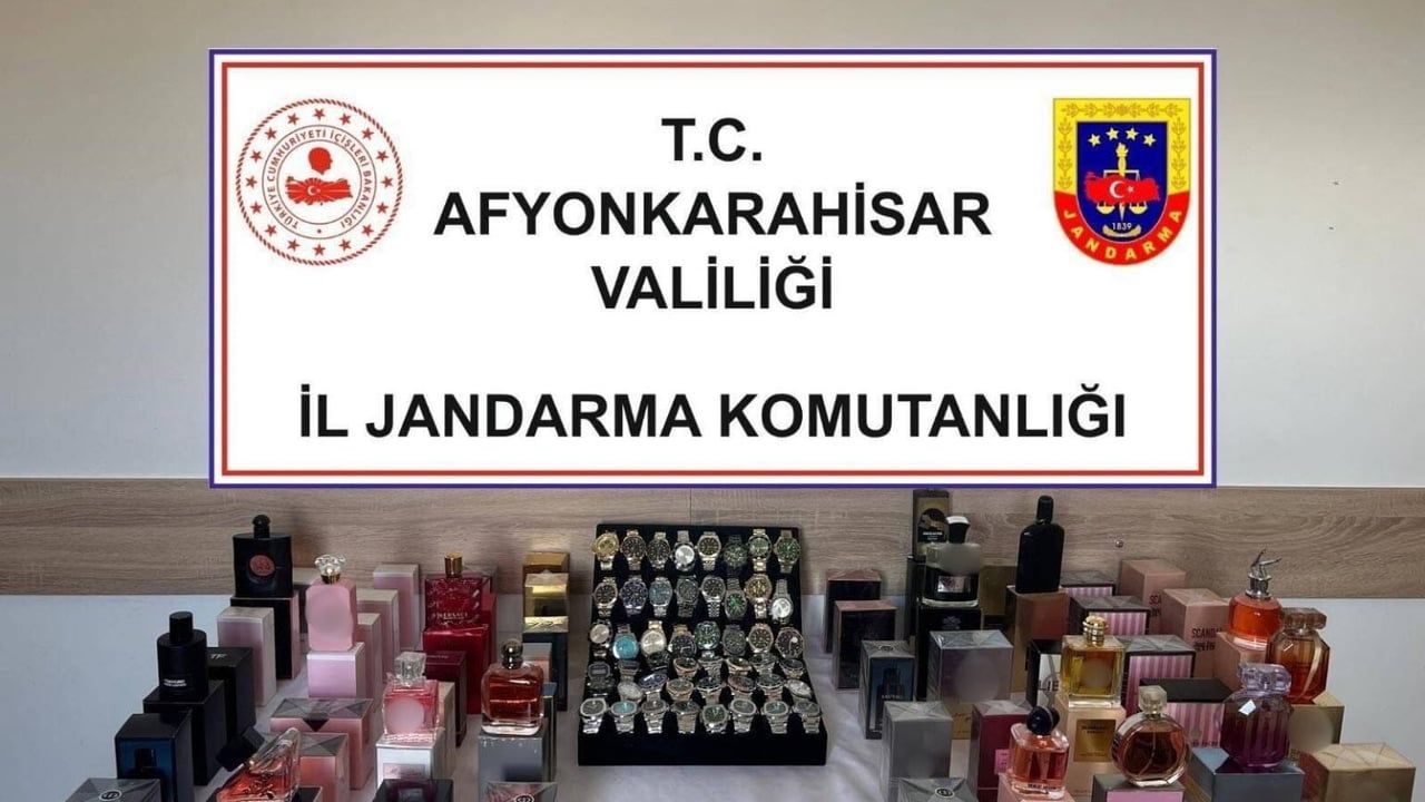 Afyonkarahisar'da jandarmadan kaçak parfüm ve kol saati operasyonu