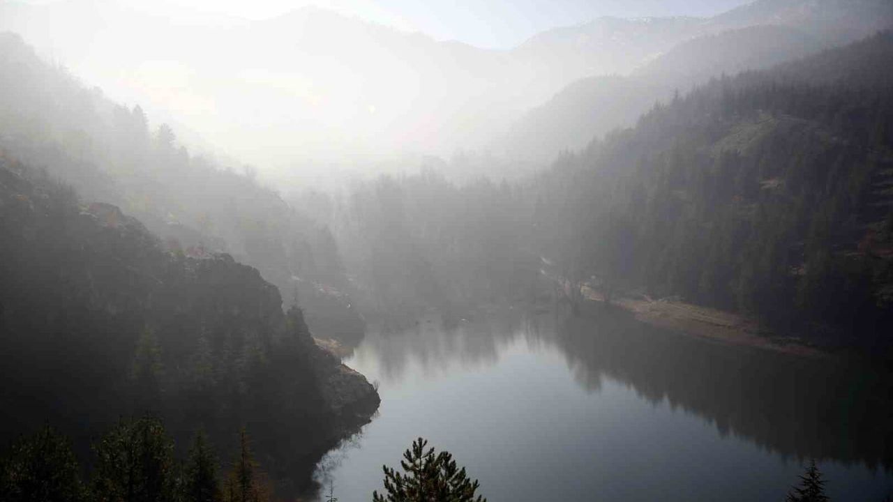 Afyonkarahisar’da Sis Perdesi: Karahisar Kalesi Masalsı Görünümde