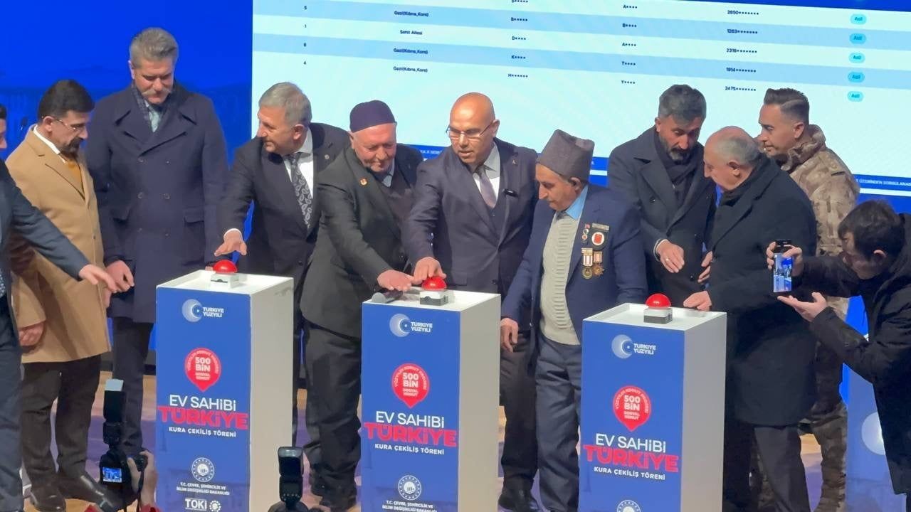 Ağrı'da 2 bin 840 sosyal konutun hak sahipleri noter kurasıyla belirlendi