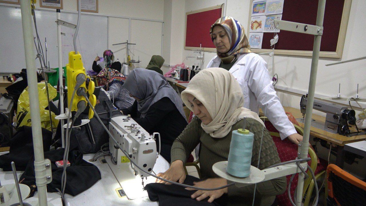 Ağrı Halk Eğitimi Kurslarında Kadınlar Ön Planda