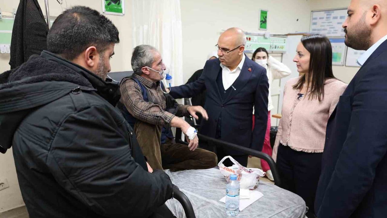 Ağrı Valisi Mustafa Koç, yılın son gününde görev başındaki personeli ziyaret etti