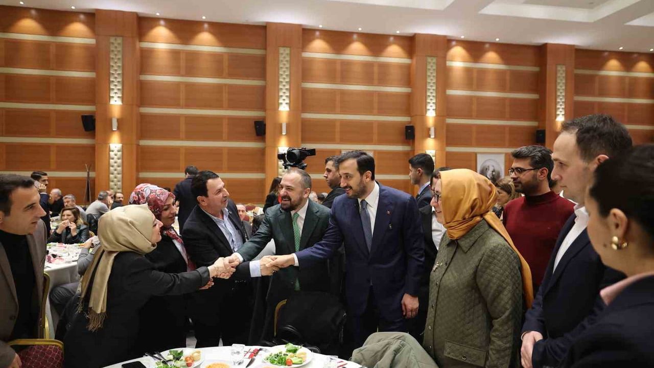 AK Parti 10 Ocak'ta gazetecilerle buluştu; Gazze vurgusu