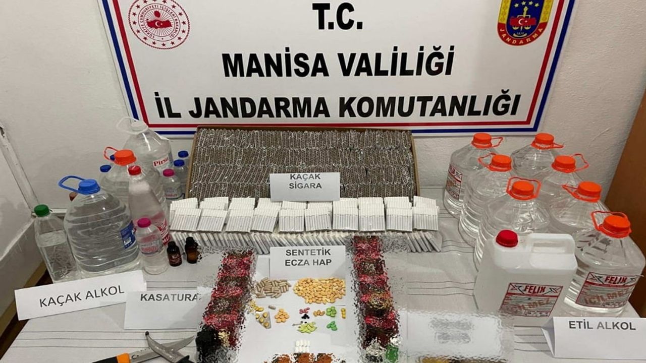 Akhisar'da jandarmadan kaçak alkol ve uyuşturucu operasyonu