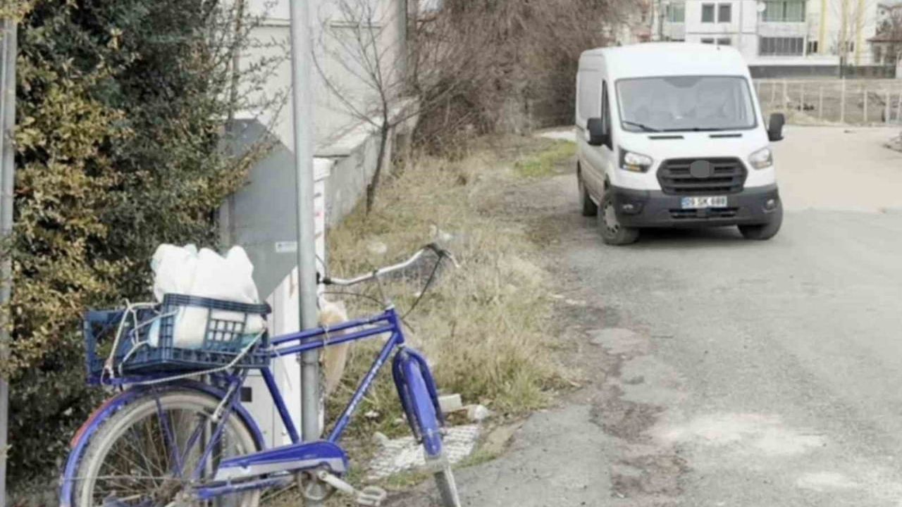 Aksaray'da kamyonet bisiklete çarptı: Bisiklet sürücüsü yaralandı