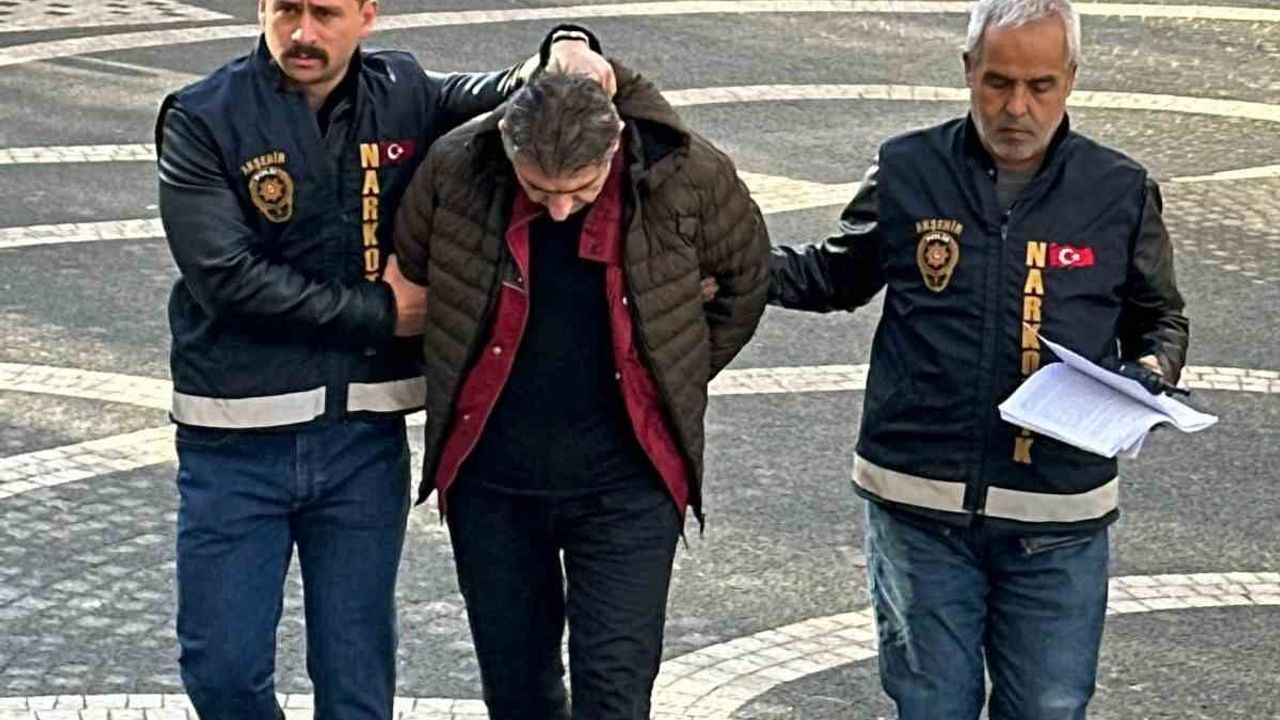 Akşehir’de 10 milyon liralık operasyon: 108 bin 130 sentetik ecza ele geçirildi