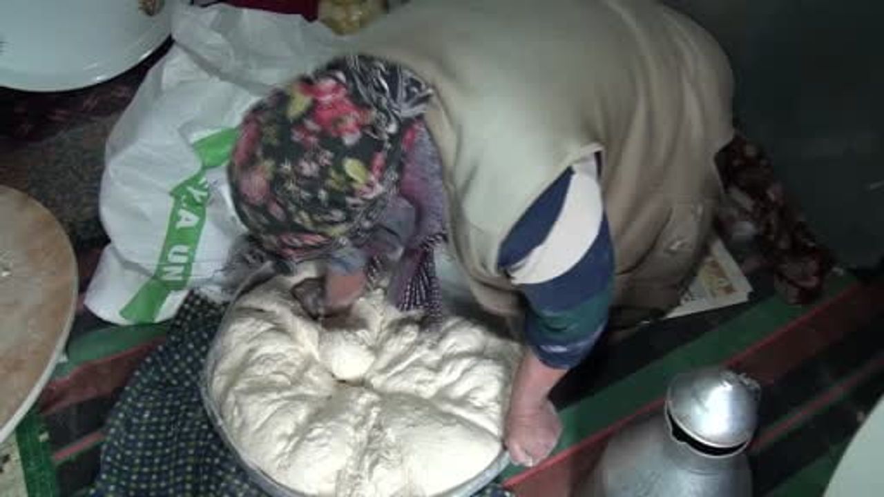 Akseki'de imeceyle yufka ekmeği geleneği
