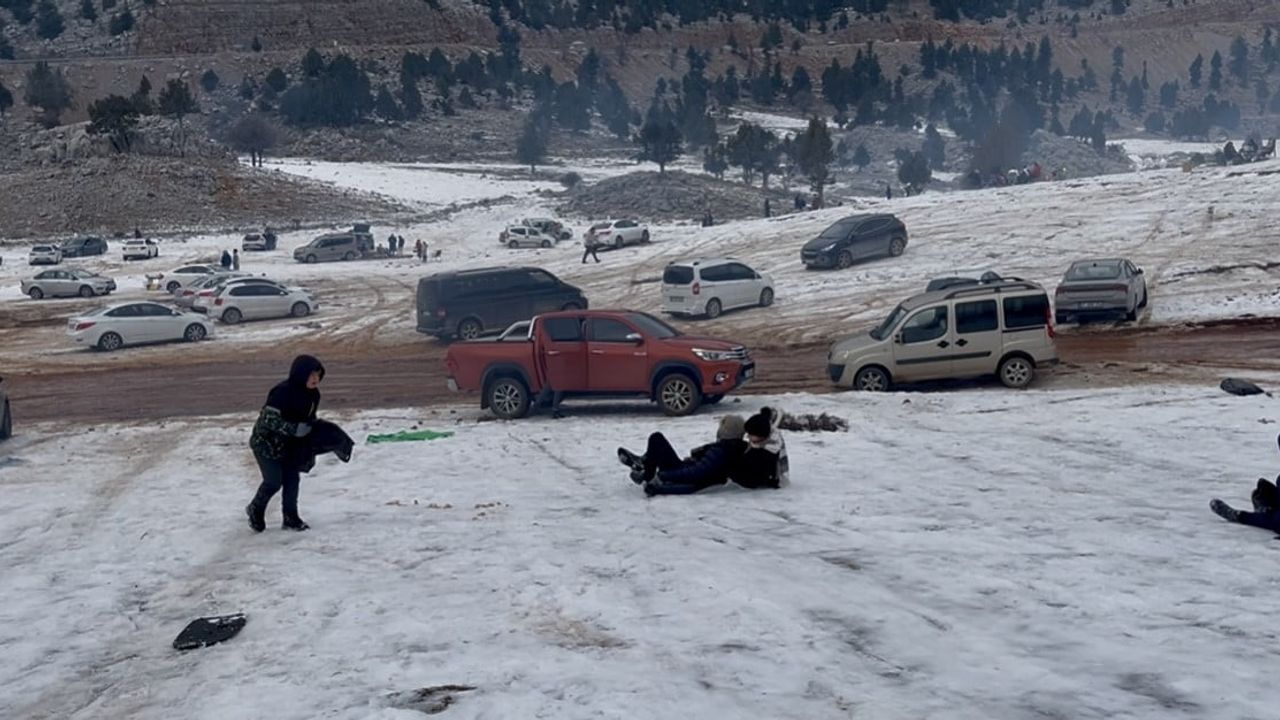 Alacabel'de kar sevinci: Toroslar Manavgatlıları ağırladı