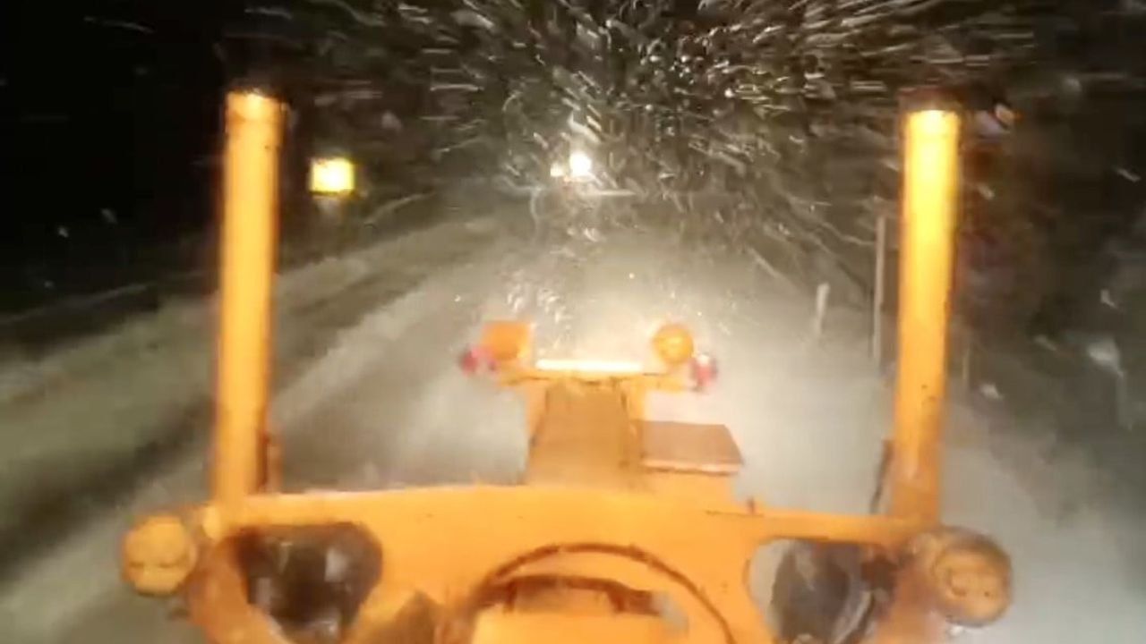 Alacabel'de yeniden başlayan kar yağışı, yol ekipleri teyakkuzda