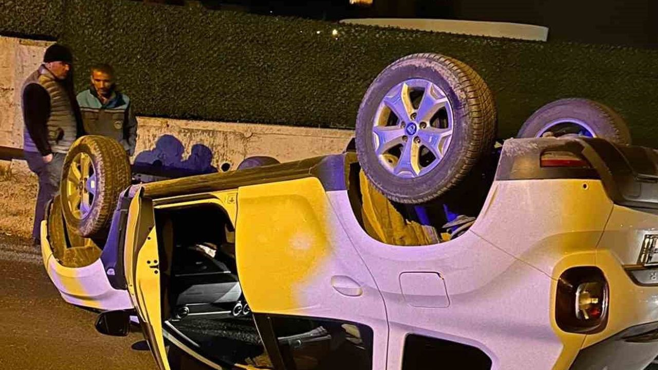 Alanya Kargıcak’ta beton bariyere çarpan otomobil takla attı: 1 yaralı