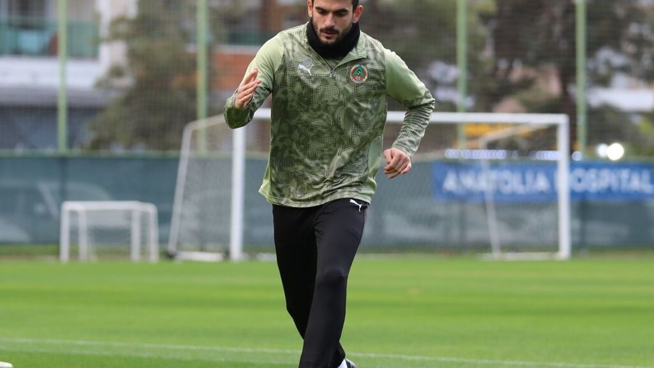 Alanyaspor, Eyüpspor maçı öncesi tesislerde çalıştı