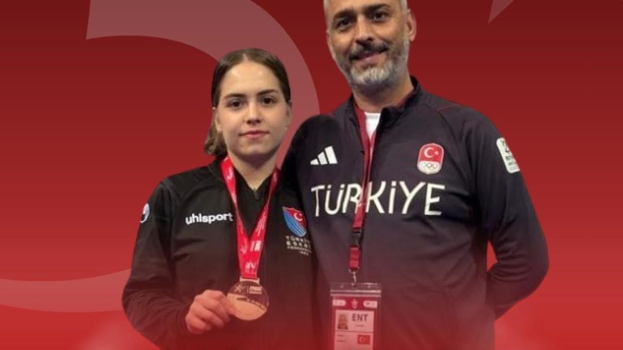 Alara Atmaca, U17 Dünya Kupası'nda bronz madalya kazandı