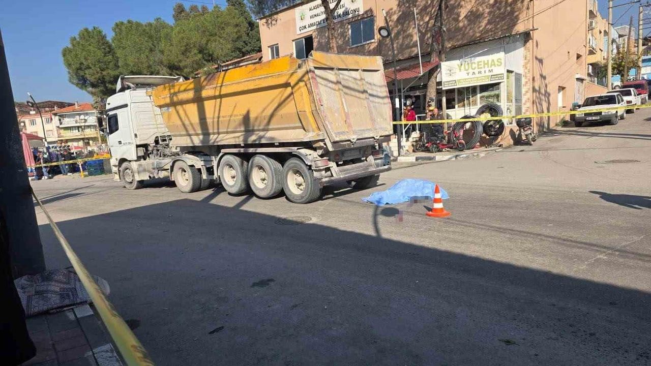 Alaşehir'de baba ile oğlu 22 gün arayla trafik kazalarında yaşamını yitirdi