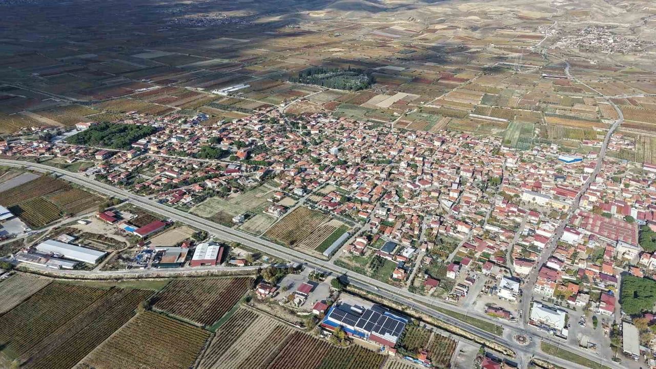 Alaşehir Yeşilyurt’ta 45 yıllık asbestli içme suyu hattı yenileniyor