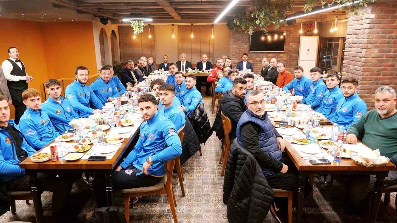 Albayrak'tan Eskişehir Demirspor'a moral yemeği