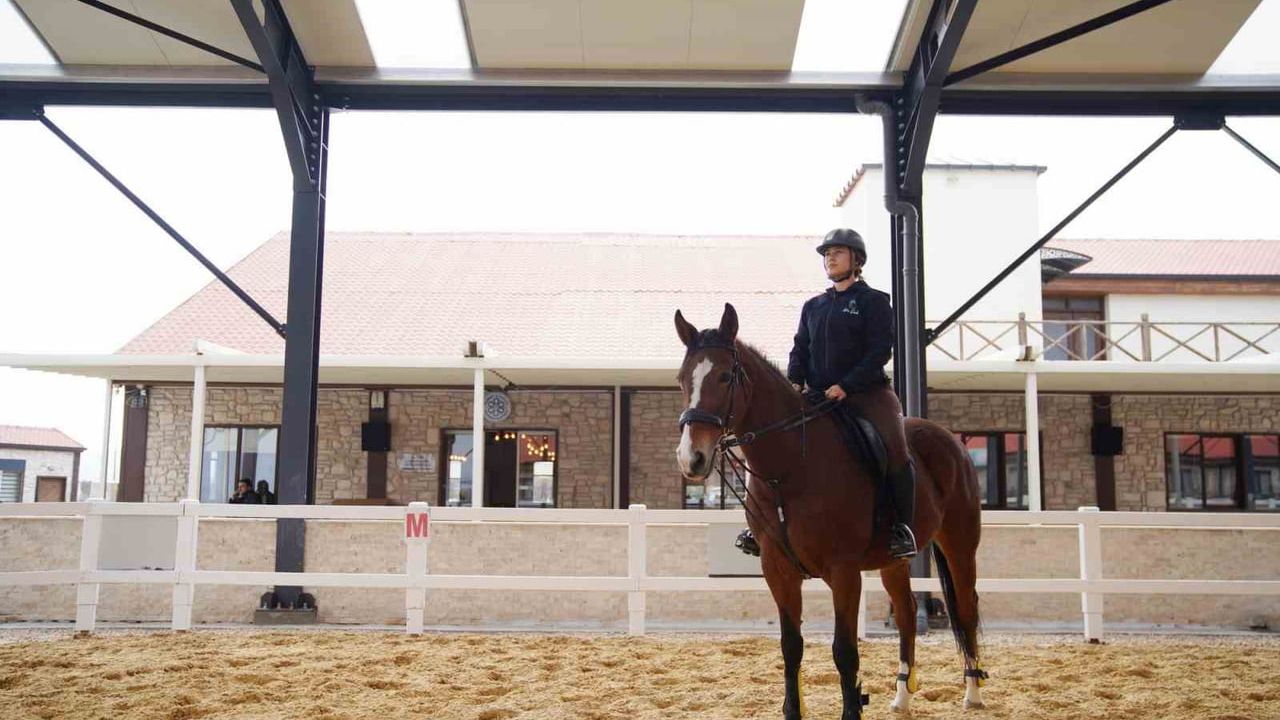 Aliapark Atla Terapi ve Hipoterapi Merkezi yenilenen yüzüyle hizmete başladı