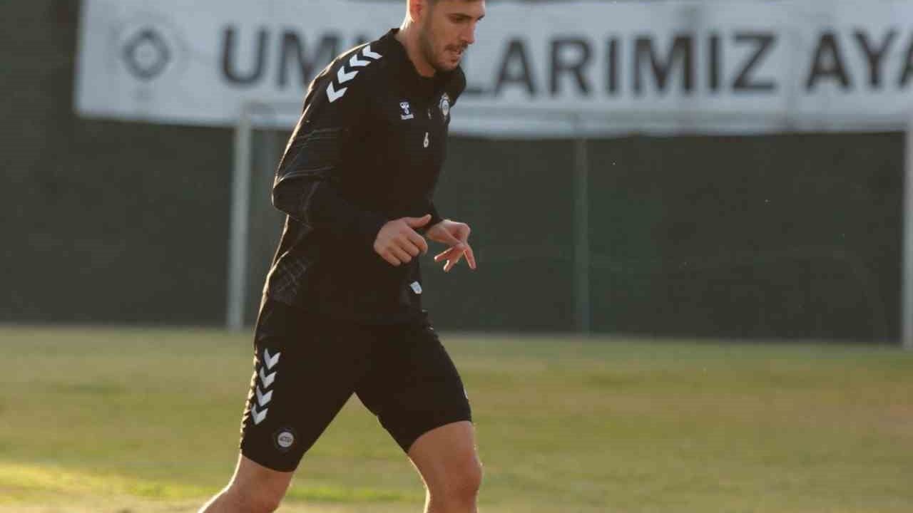 Altay'da kaptanlar fesih hakkını kullanmadı: Ceyhun Gülselam ve Özgür Özkaya takımda kaldı