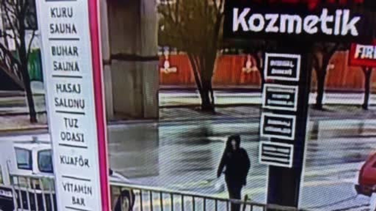 Altındağ'da yağışlı yolda kaza: Kurye hayatını kaybetti