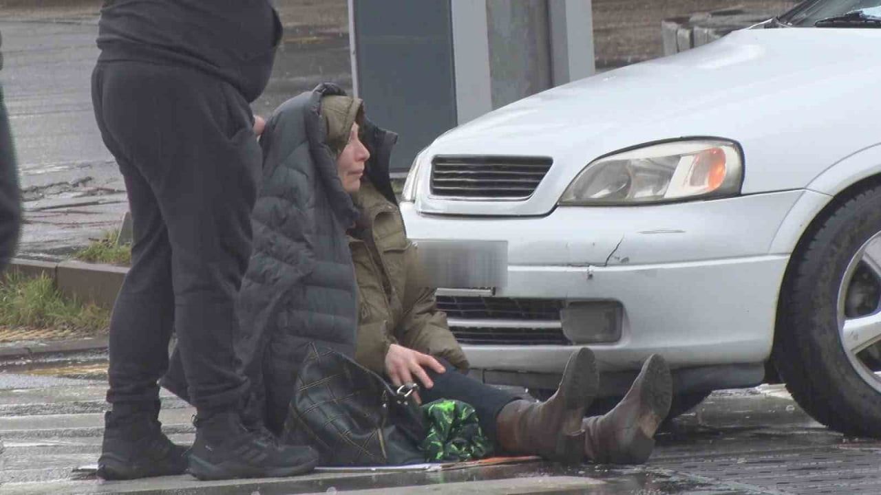 Altındağ'da yaya geçidinde otomobilin çarptığı kadın yaralandı