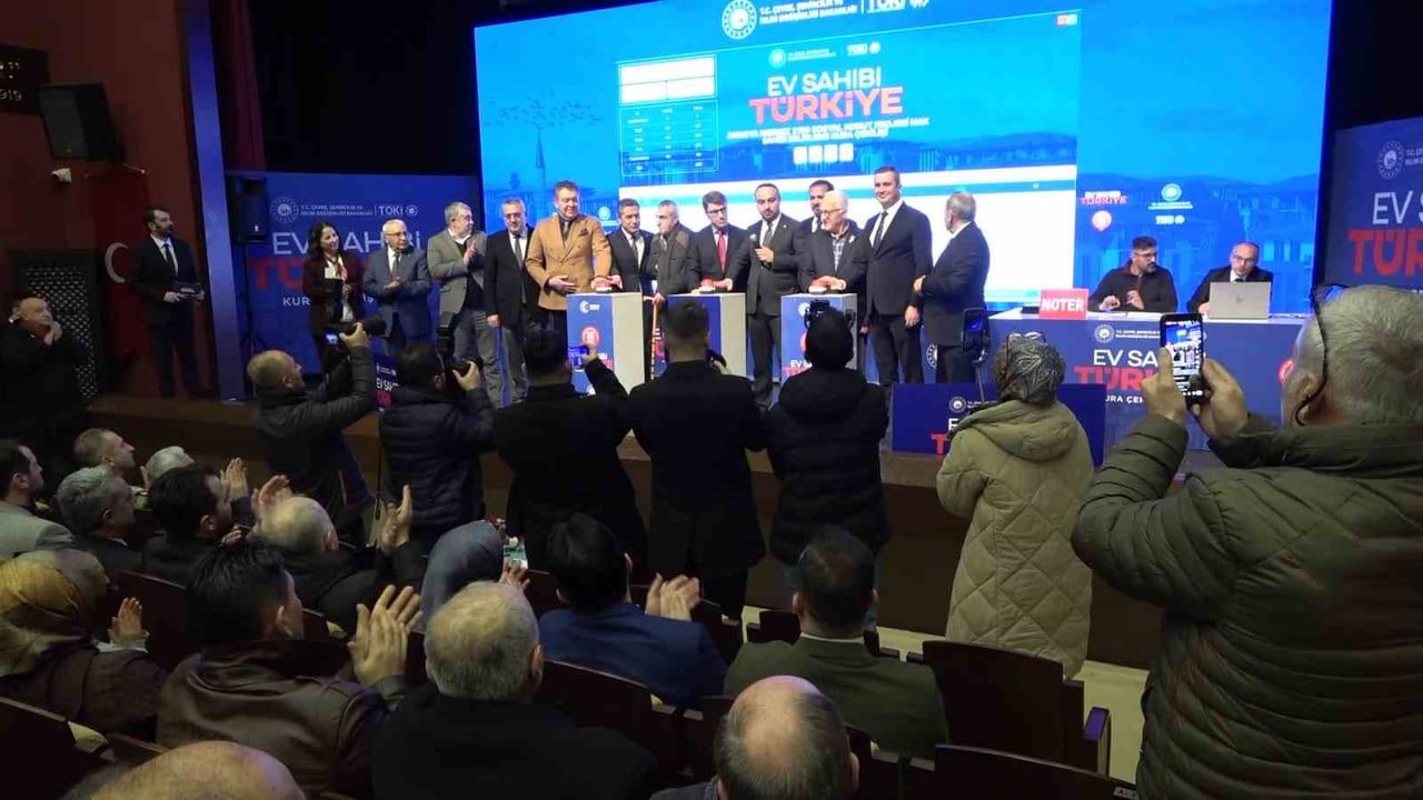 Amasya'da 2 bin 601 sosyal konutun kuraları çekildi