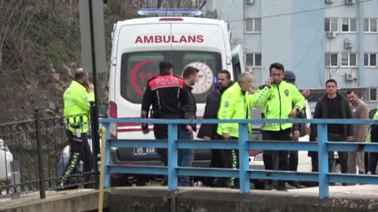Amasya'da 'dur' ihtarına uymayan 16 yaşındaki motosikletli polise çarptı