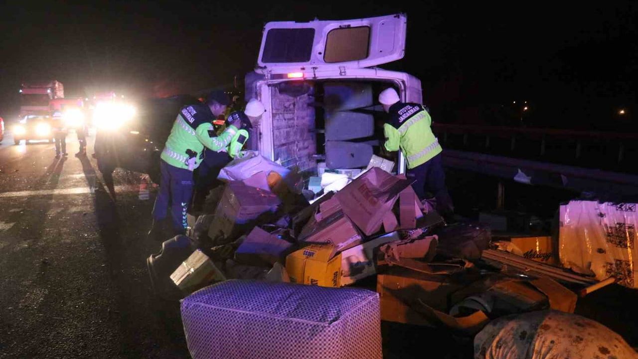 Anadolu Otoyolu’nda minibüse arkadan çarpan sürücü 2.11 promil çıktı: 1 ölü, 3 yaralı