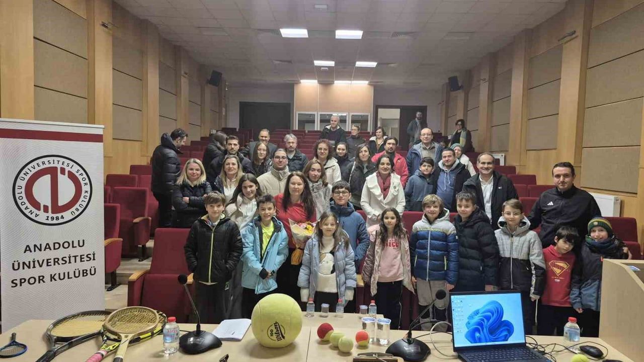 Anadolu Üniversitesi'nden Tenise Yönelik Bilgilendirme Sunumu