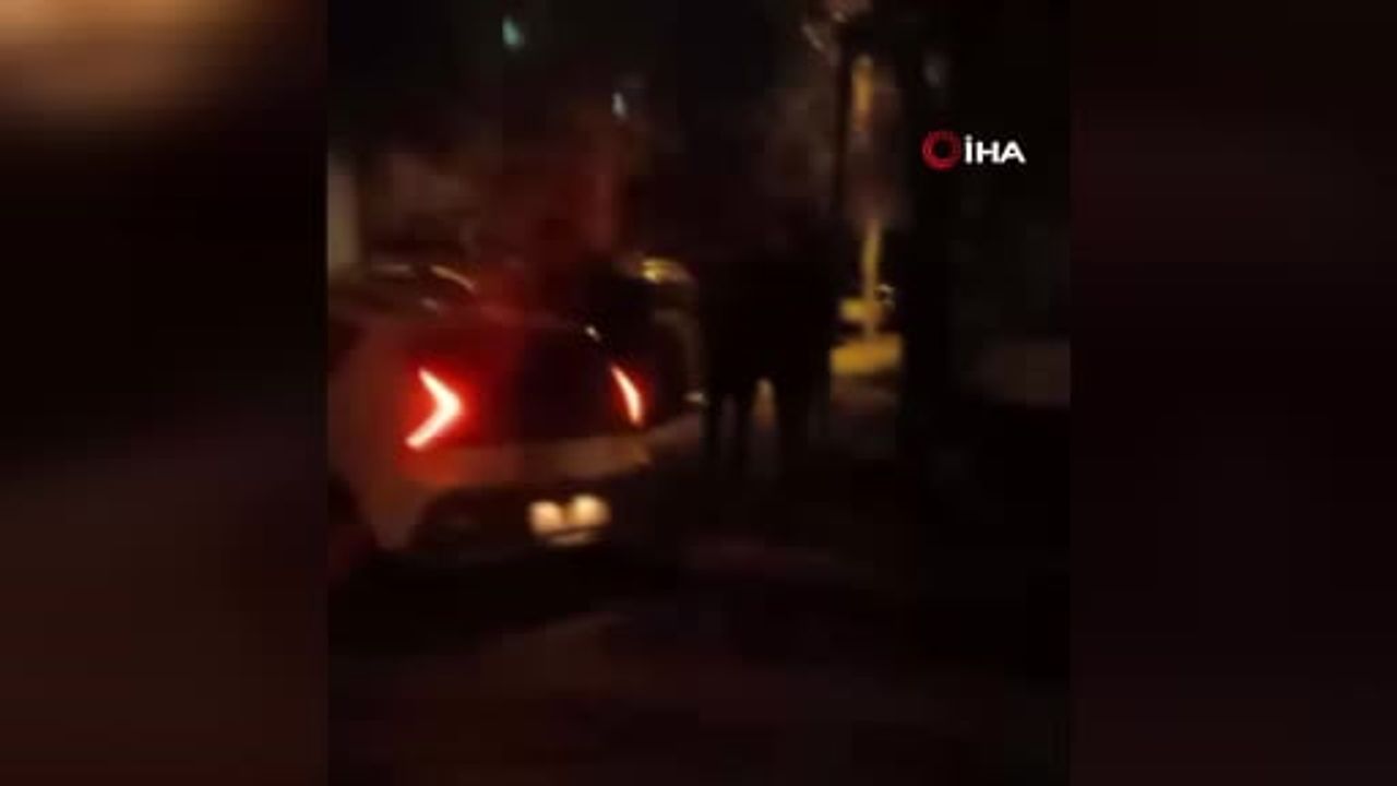 Ankara Sincan'da iki otomobil kafa kafaya çarpıştı: 2 yaralı