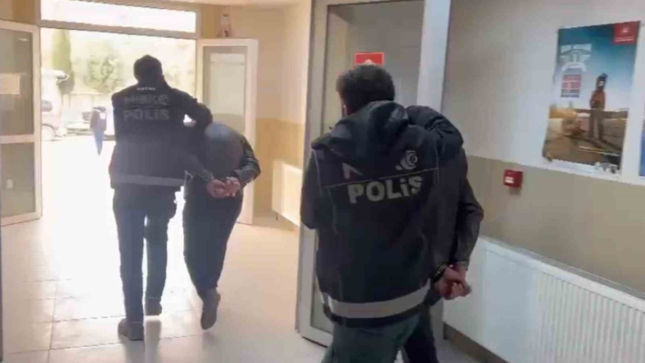 Antakya'da araçta 1.909 Captagon hap ele geçirildi: 2 tutuklama