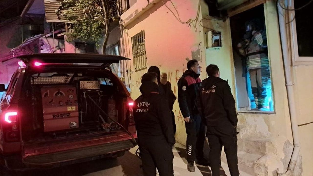 Antakya'da müstakil evde yangın söndürüldü