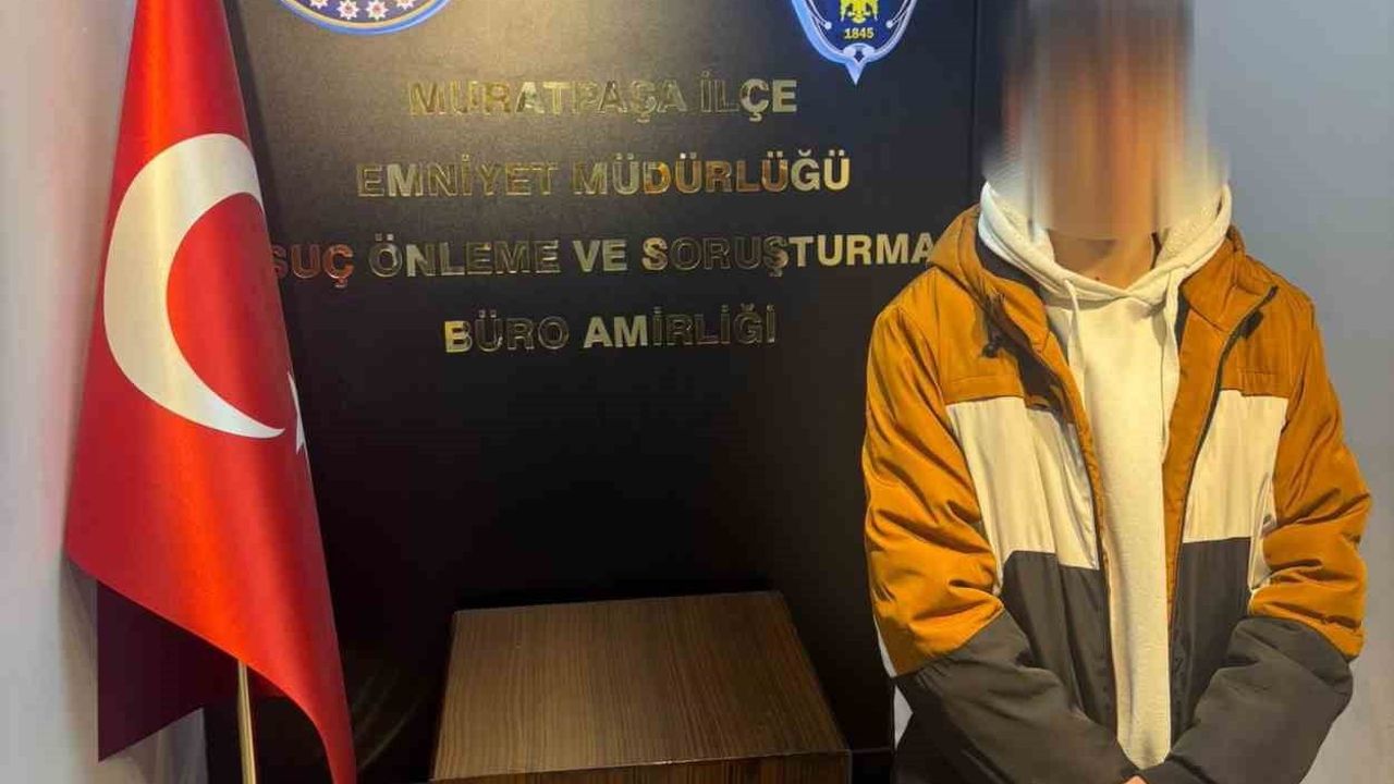 Antalya'da bisikletliye önünü kesip hakaret eden şüpheli gözaltına alındı