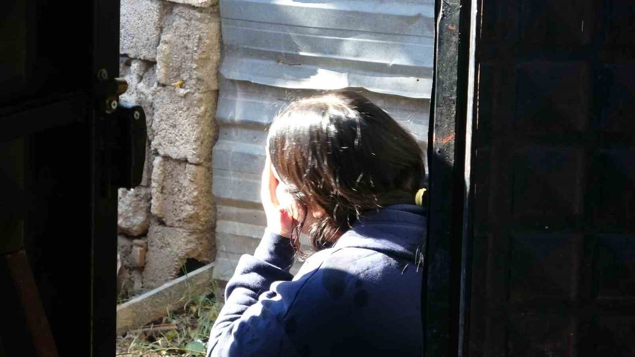 Antalya'da gecekonduda çıkan yangın evi kullanılamaz hale getirdi