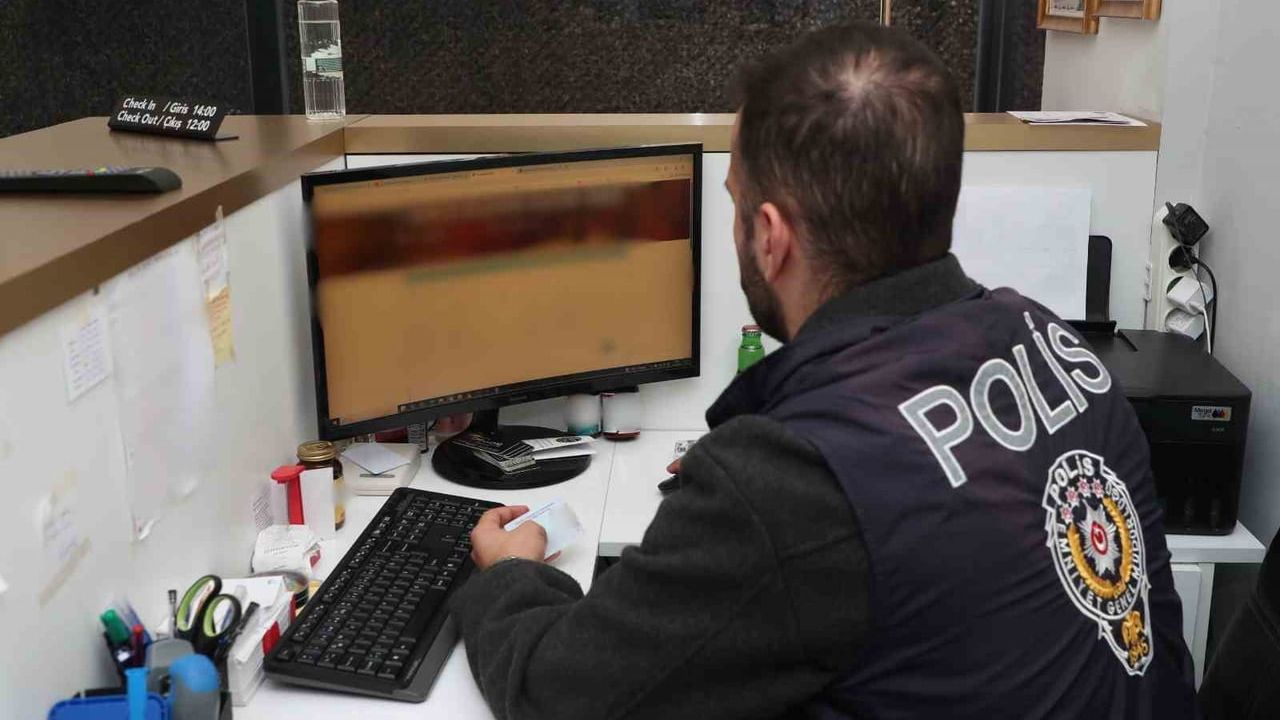 Antalya'da konaklama ve araç kiralama firmalarına denetim: cezai işlem uygulandı