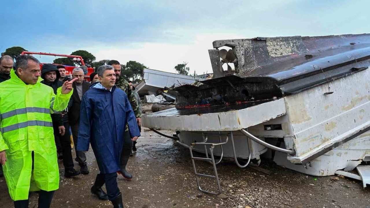 Antalya'da seralara ağır hasar, bir kişi yaralandı — Vali Şahin açıkladı