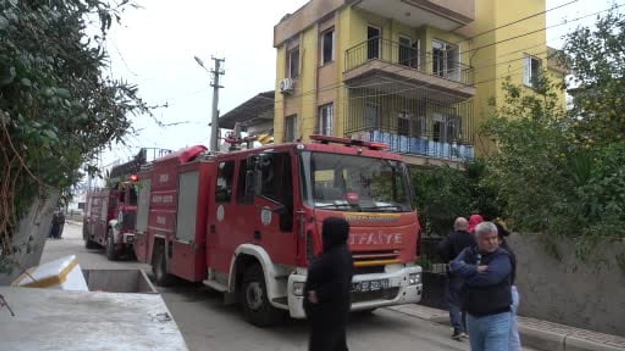 Antalya Kepez'de daire yangını: Bacanın tıkanması olası neden