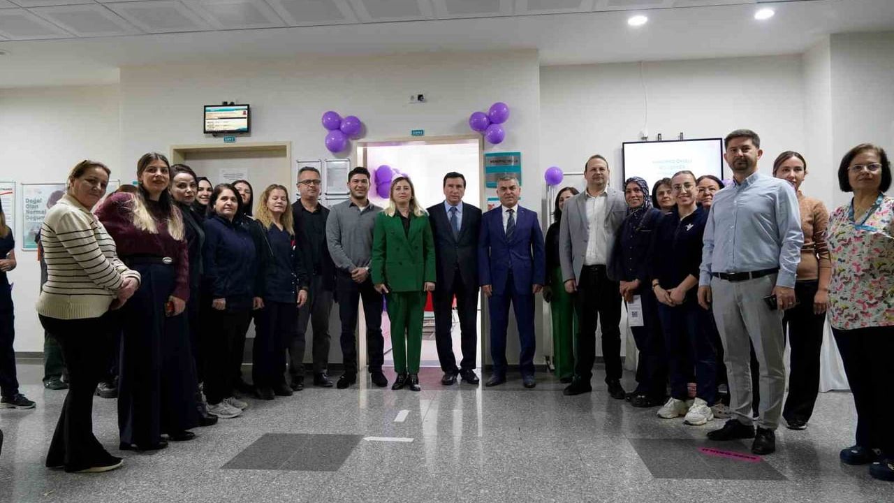 Antalya'nın İlk Menopoz Okulu Kepez Devlet Hastanesi'nde Açıldı