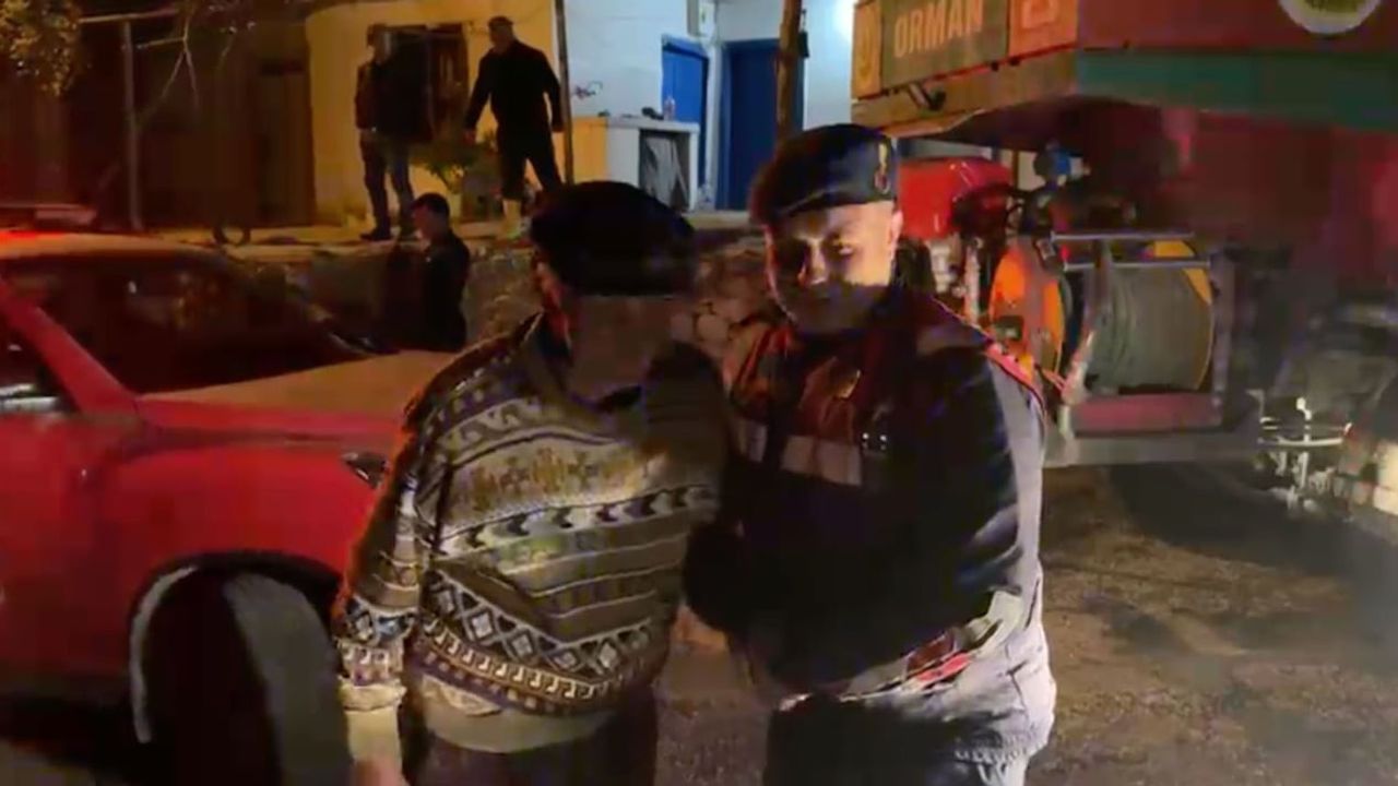 Antalya Serik'te orman yangını: Sarıabalı Deliöz mevkiinde müdahale sürüyor