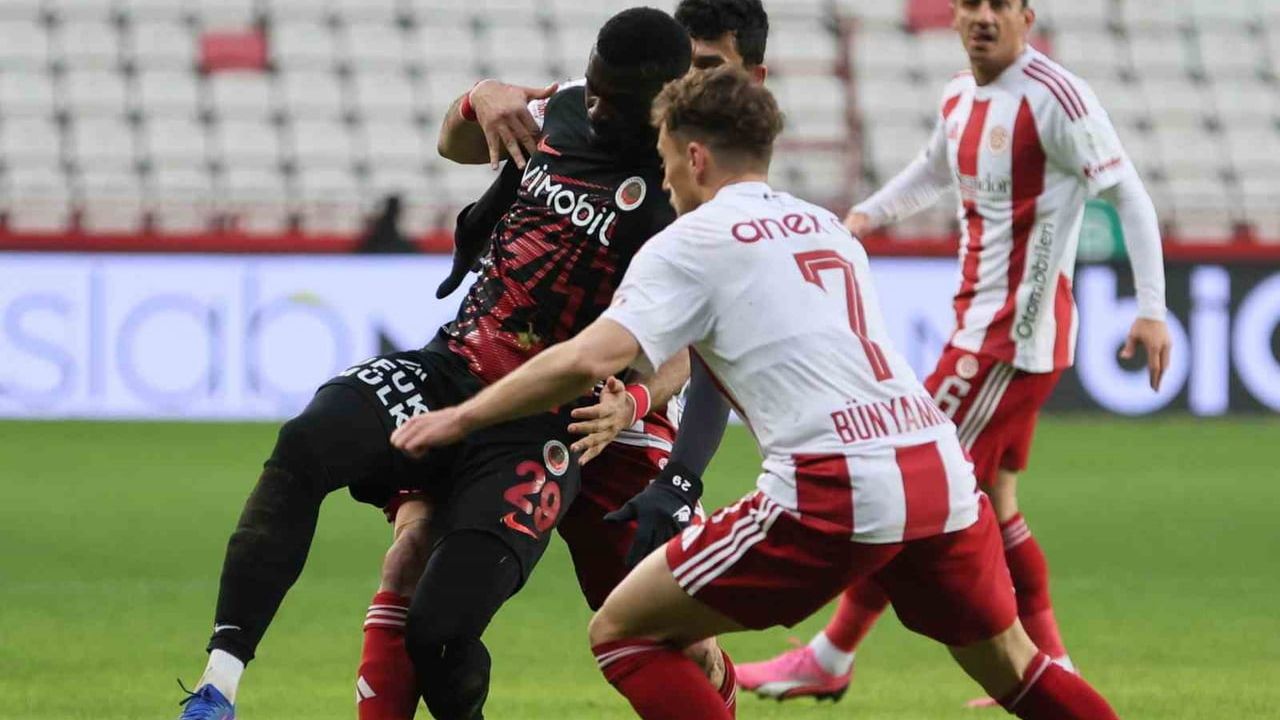 Antalyaspor 1-1 Gençlerbirliği — İlk Yarı Özeti