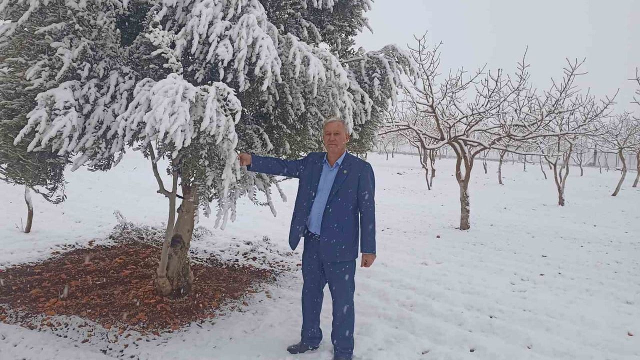 Araban'da kar yağışları çiftçilere rahat nefes aldırdı